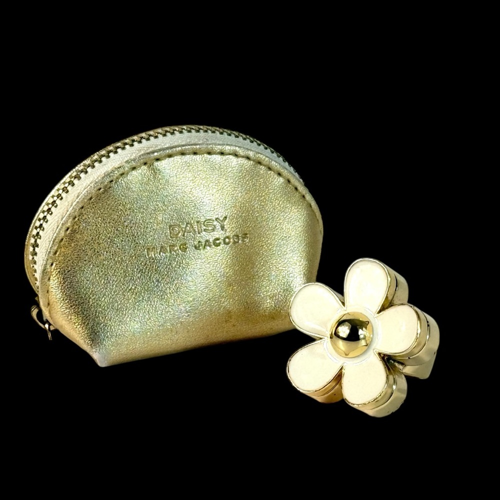 Vintage Marc Jacobs Pre Owned Daisy Perfume Ring and Case